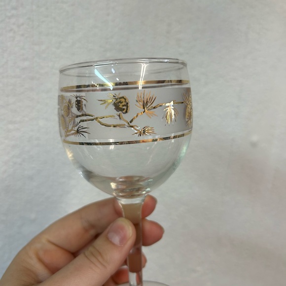 Pair of Vintage Libbey Glass 22K Gold Pinecone Wine Glasses - Picture 2 of 5